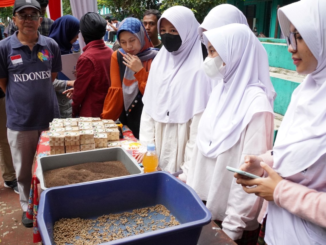 SMP Bina Bangsa Sejahtera (BBS) mengembangkan pendidikan lingkungan dan urban farming.