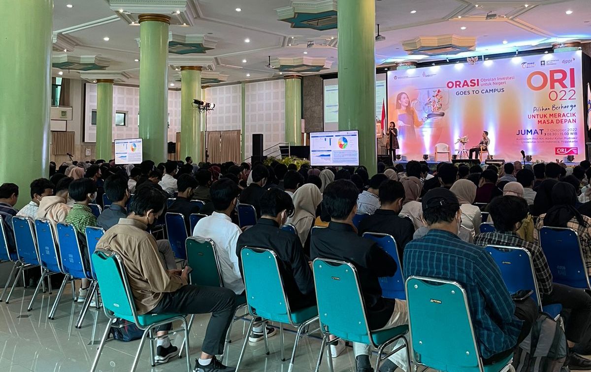 Bibit.id turut ambil bagian dalam kegiatan Kuliah Umum dan ORASI (Obrolan Investasi untuk Negeri) Goes to Campus di Yogyakarta.