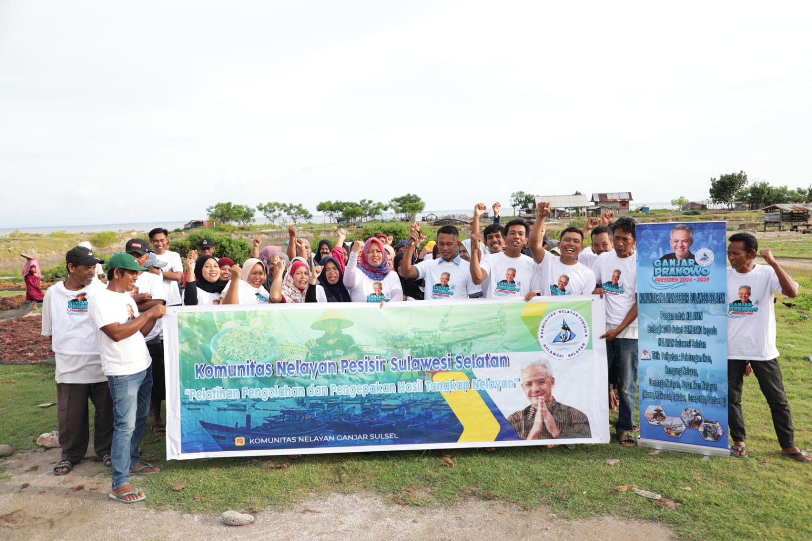 Komunitas Nelayan di Kabupaten Bulukumba, Provinsi Sulawesi Selatan mendeklarasikan dukungan kepada Ganjar Pranowo menjadi Presiden Indonesi