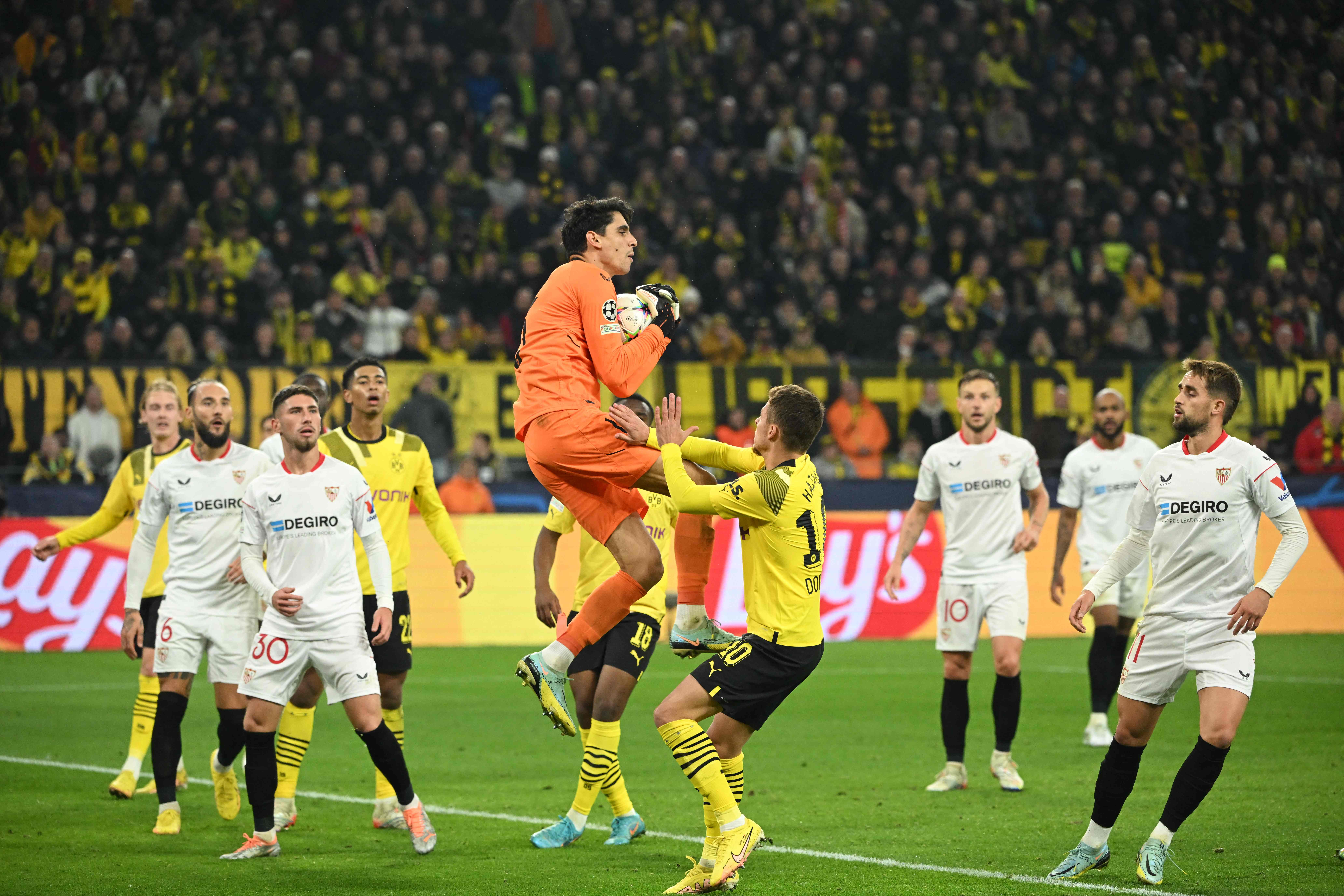 Laga Liga Champions antara Borussia Dortmund dan Sevilla yang berakhir imbang 1-1.