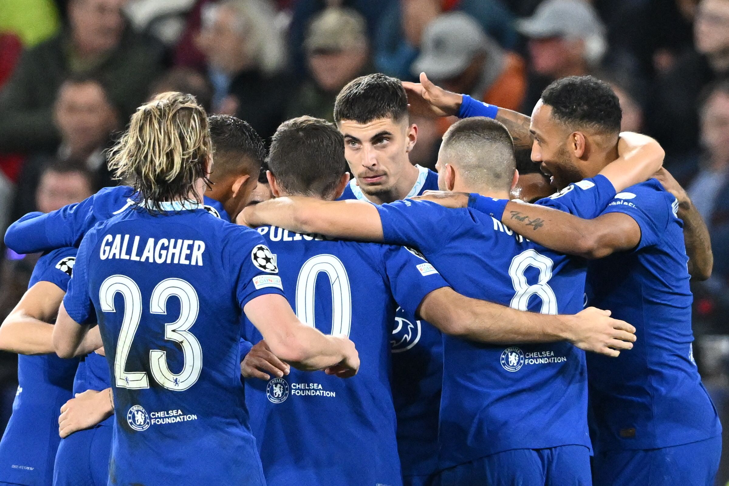 Para pemain Chelsea melakukan selebrasi usai mencetak gol ke gawang RB Salzburg di laga Liga Champions.