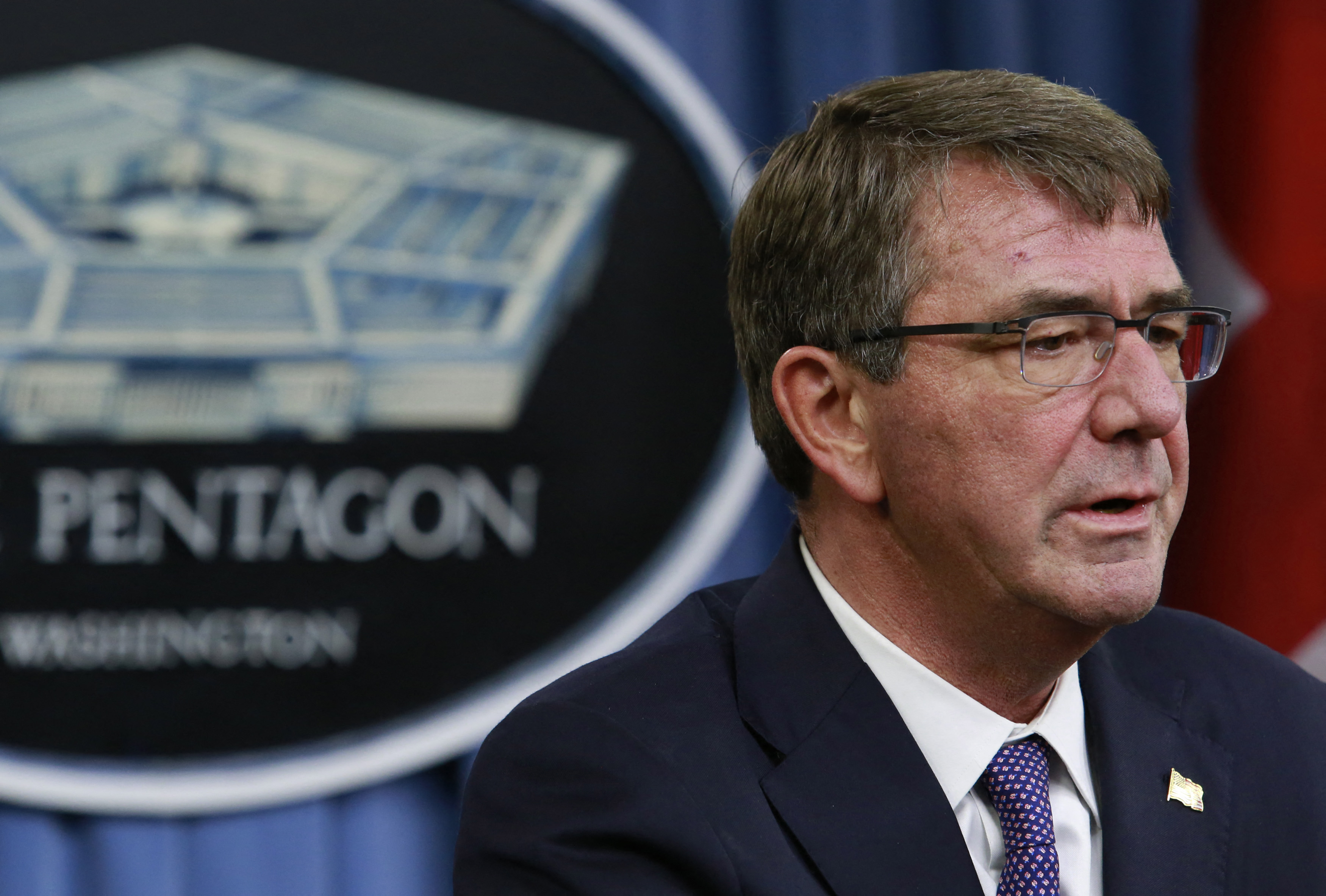 Mantan Menteri Pertahanan AS Ashton Carter