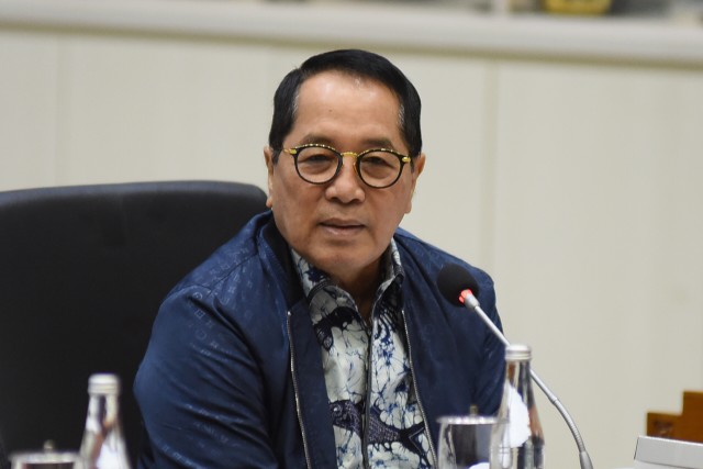 Anggota Badan Legislasi (Baleg) DPR RI Firman Soebagyo saat RDPU di ruang rapat Baleg, Nusantara I, Senayan, Jakarta, Senin (3/10).