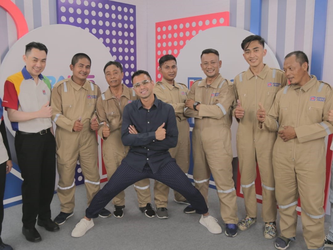 Bekerja sama dengan pengusaha sekaligus public figure Raffi Ahmad, Tukang Cat Bagus Indonesia yang sudah diluncurkan sejak 12 September.