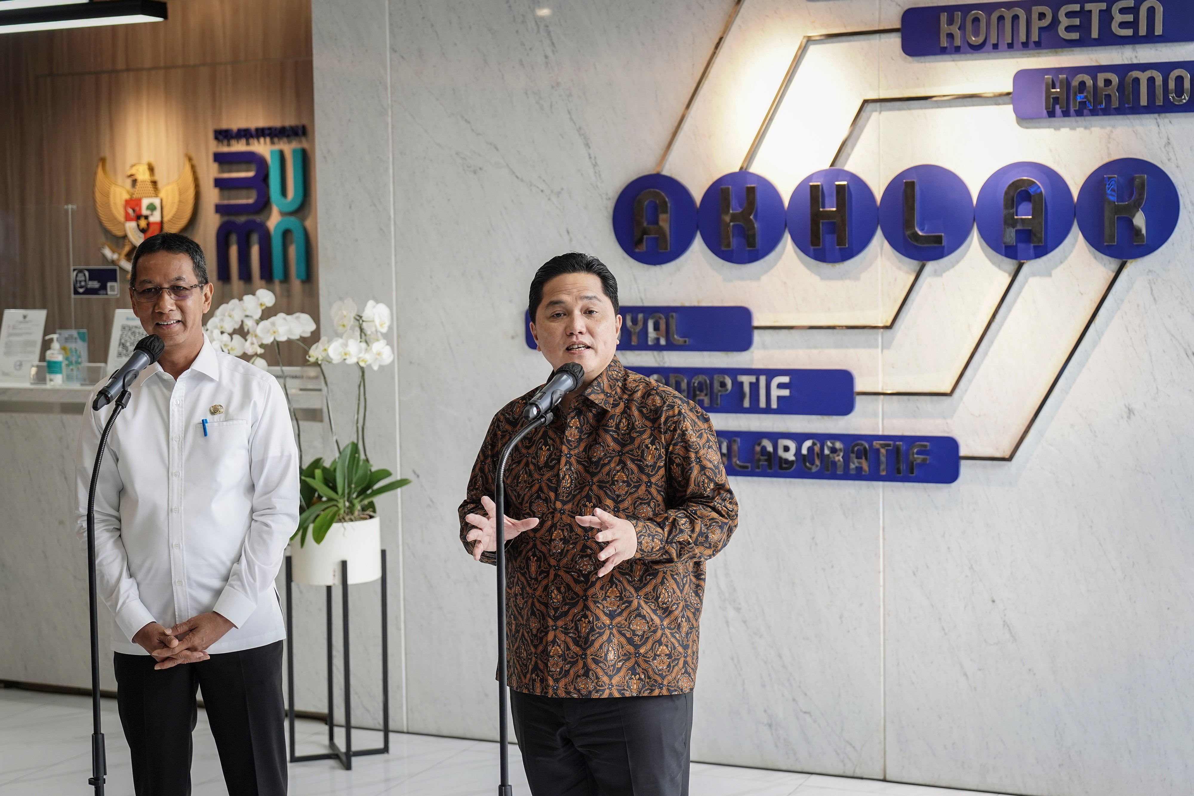 Momen Pj Gubernur DKi Jakarta Heru Budi Hartono bertemu Menteri BUMN Erick Thohir