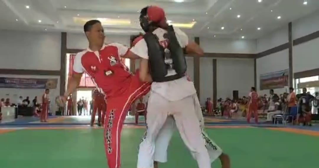 Atlet Tarung Derajat Jawa Tengah tengah bertanding di Brebes