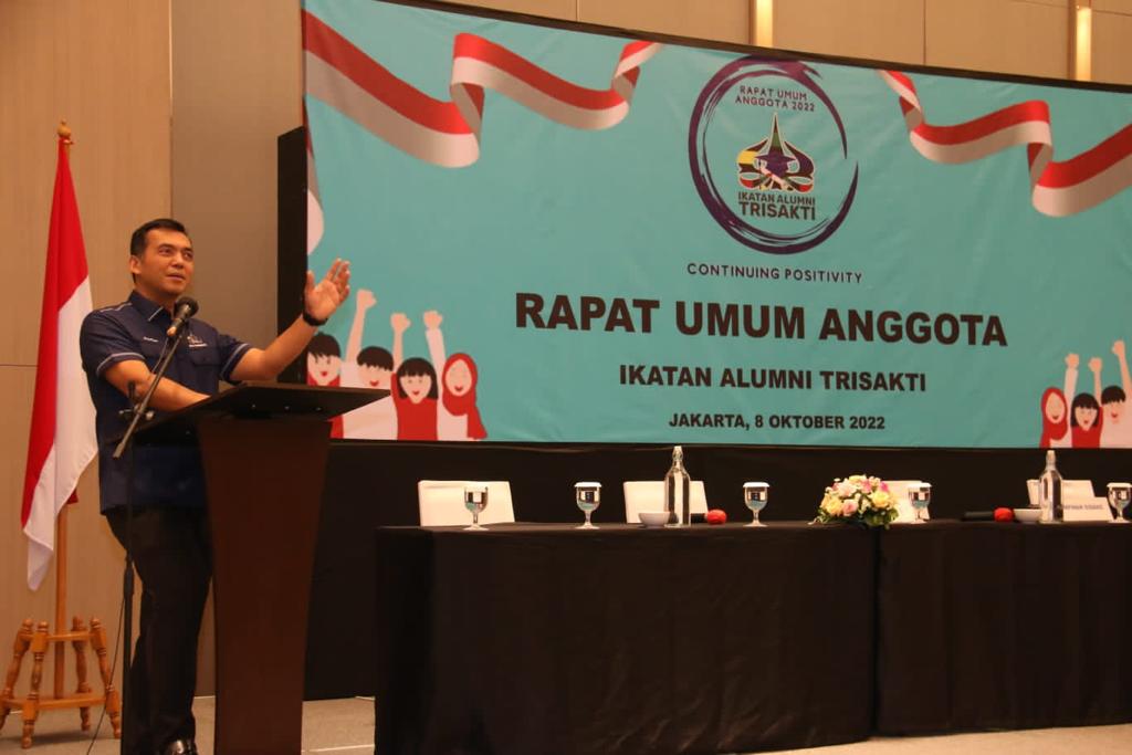 Ketua Umum IKA Trisakti Silmy Karim membuka RUA Ika Trisakti