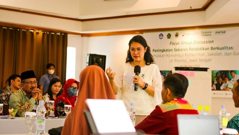 dari Diskusi Publik Daring: Peningkatan Sebaran Pendidikan Berkualitas: Merumuskan Konsensus Pemerintah, Sekolah dan Guru di  Jawa Tengah