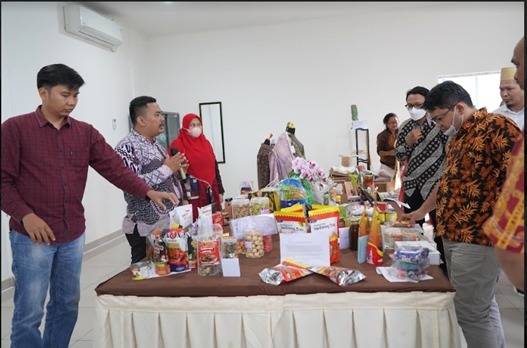 Suasana di forum inkubator bisnis.