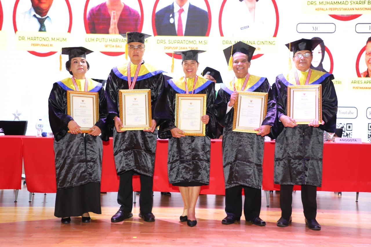 5 Pustakawan Ahli Utama