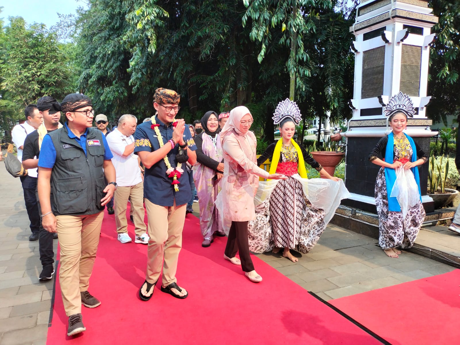 Menparekraf Sandiaga Uno dan Bupati Purwakarta Anne Ratna Mustika menghadiri Workshop KaTa Kreatif Indonesia 2022 di Purwakarta.