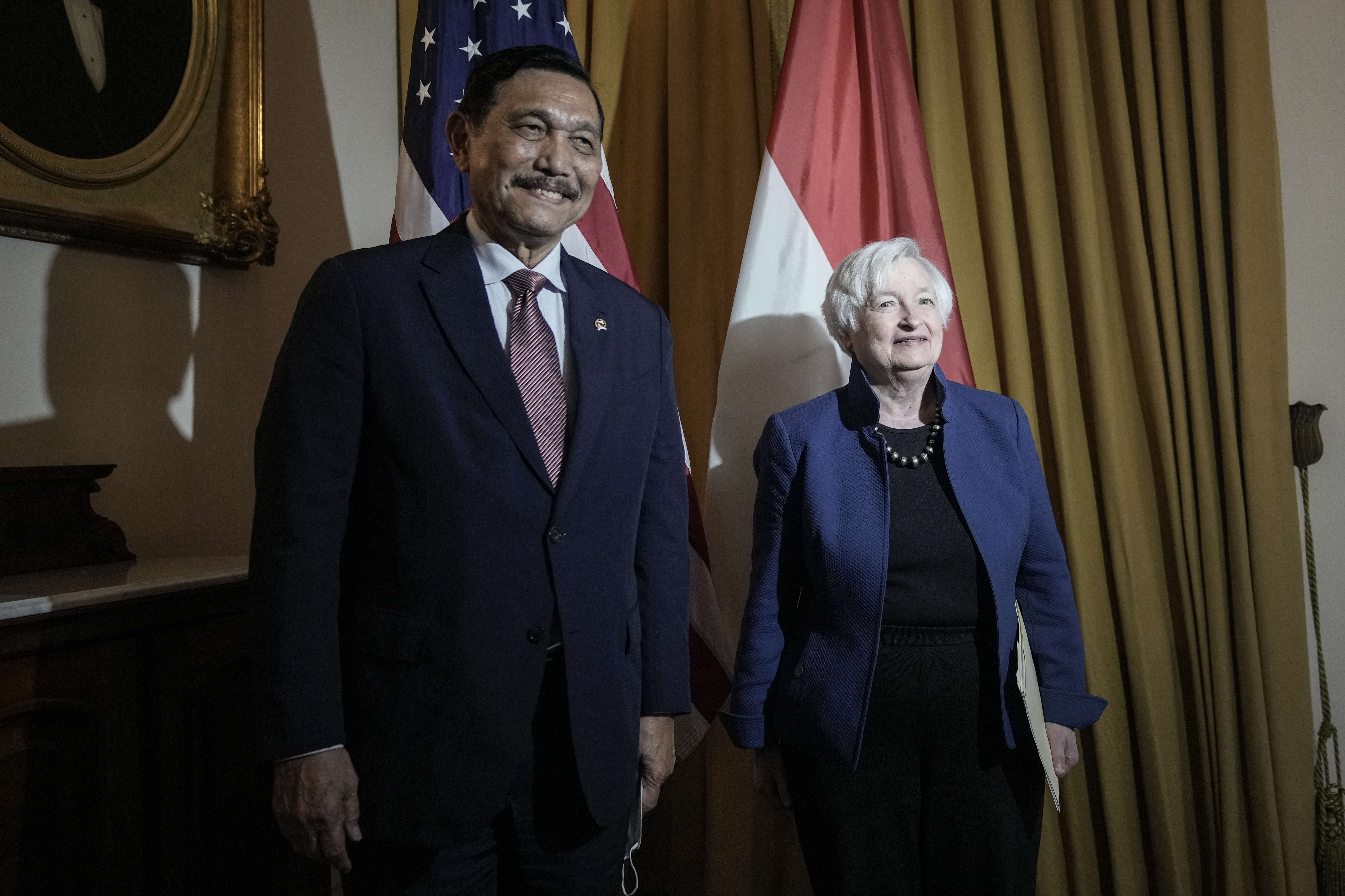 Luhut: Ancaman Resesi Ekonomi Semakin Nyata