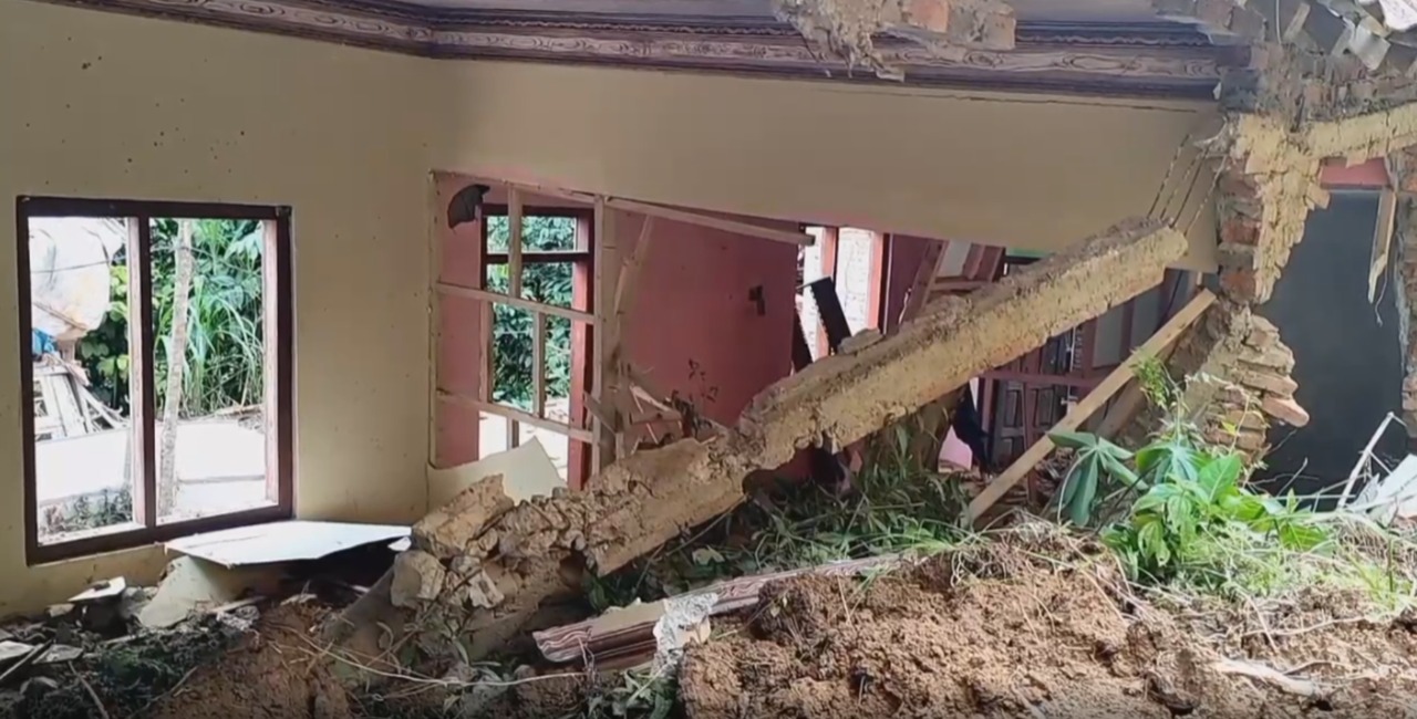 Longsor Terjadi di Sejumlah Wilayah di Pacitan