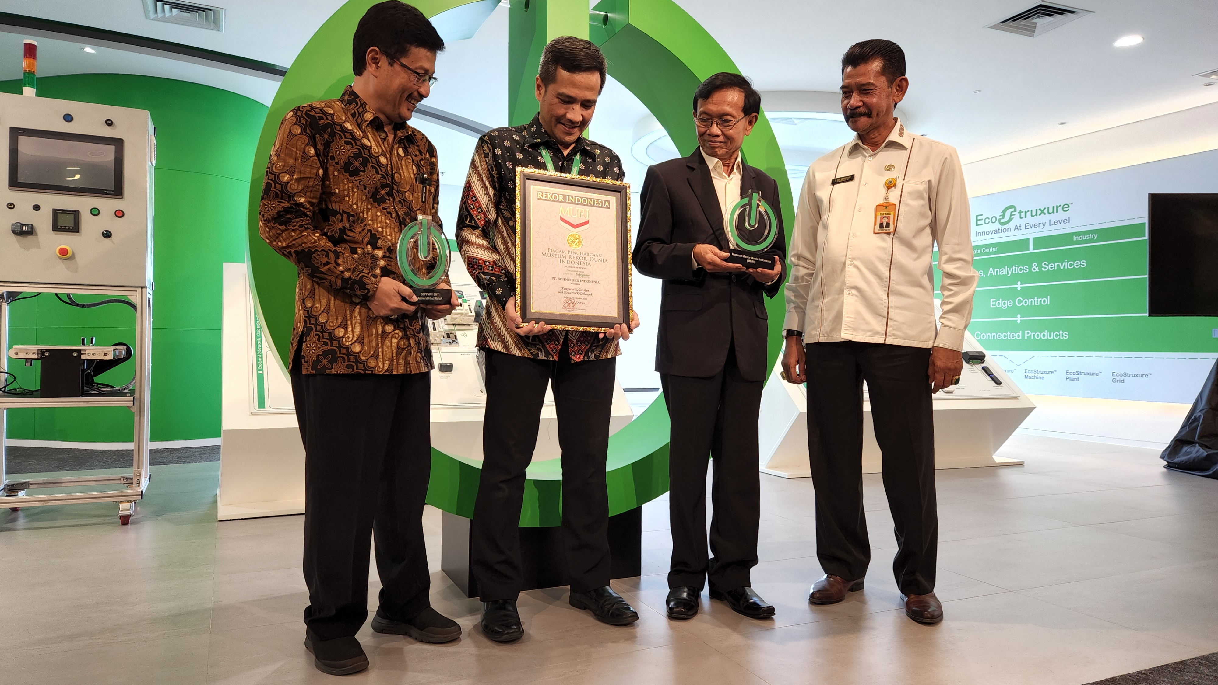 7.102 Pelajar Dipersiapkan Menghadapi Electricity 4.0 via EEPC 