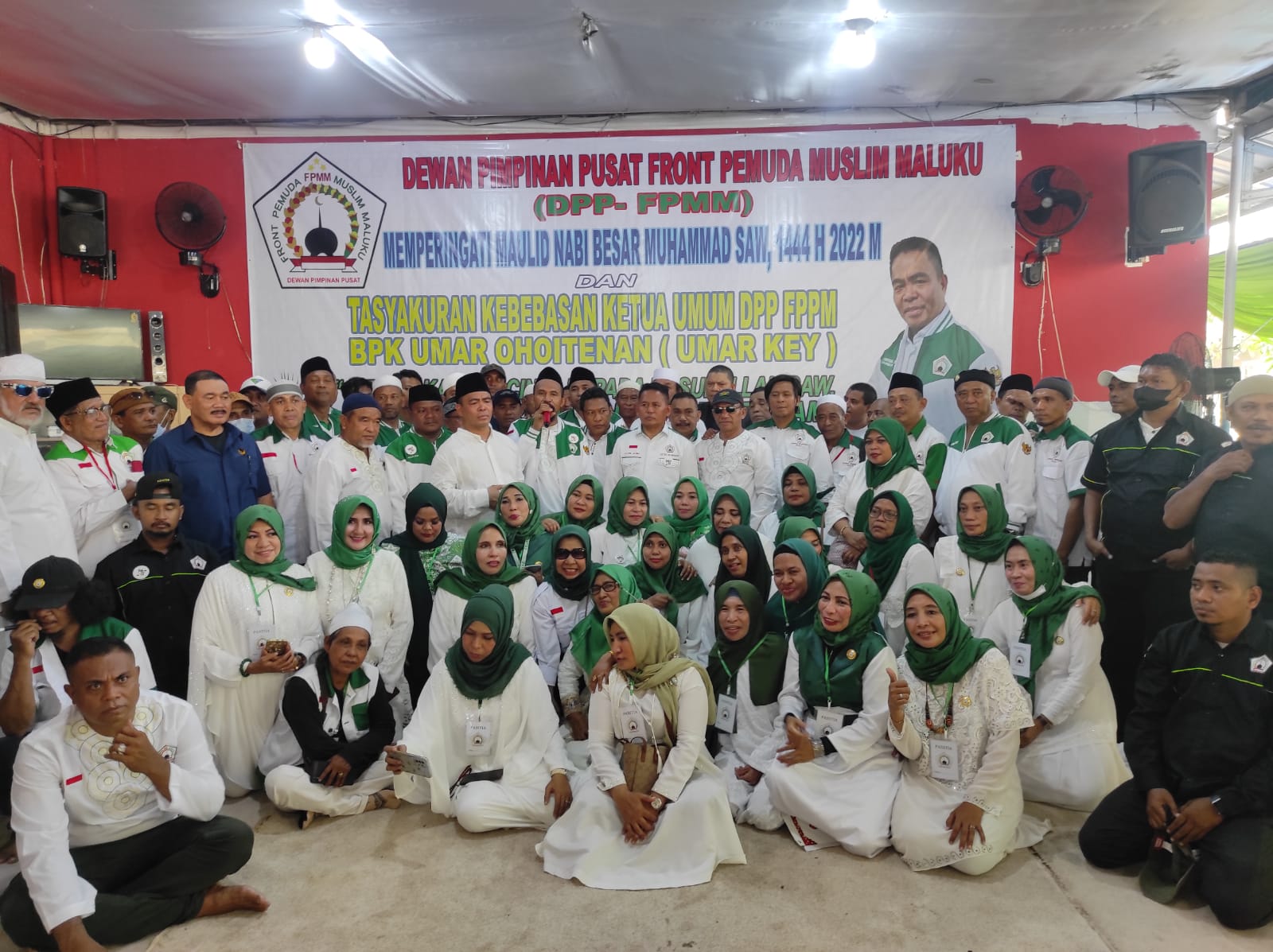 Tokoh pemuda Umar Ohoitenan alias Umar Kei, menggelar tasyakuran dan santunan anak yatim  sebagai rasa syukut bebas, Senin (17/10/2022)