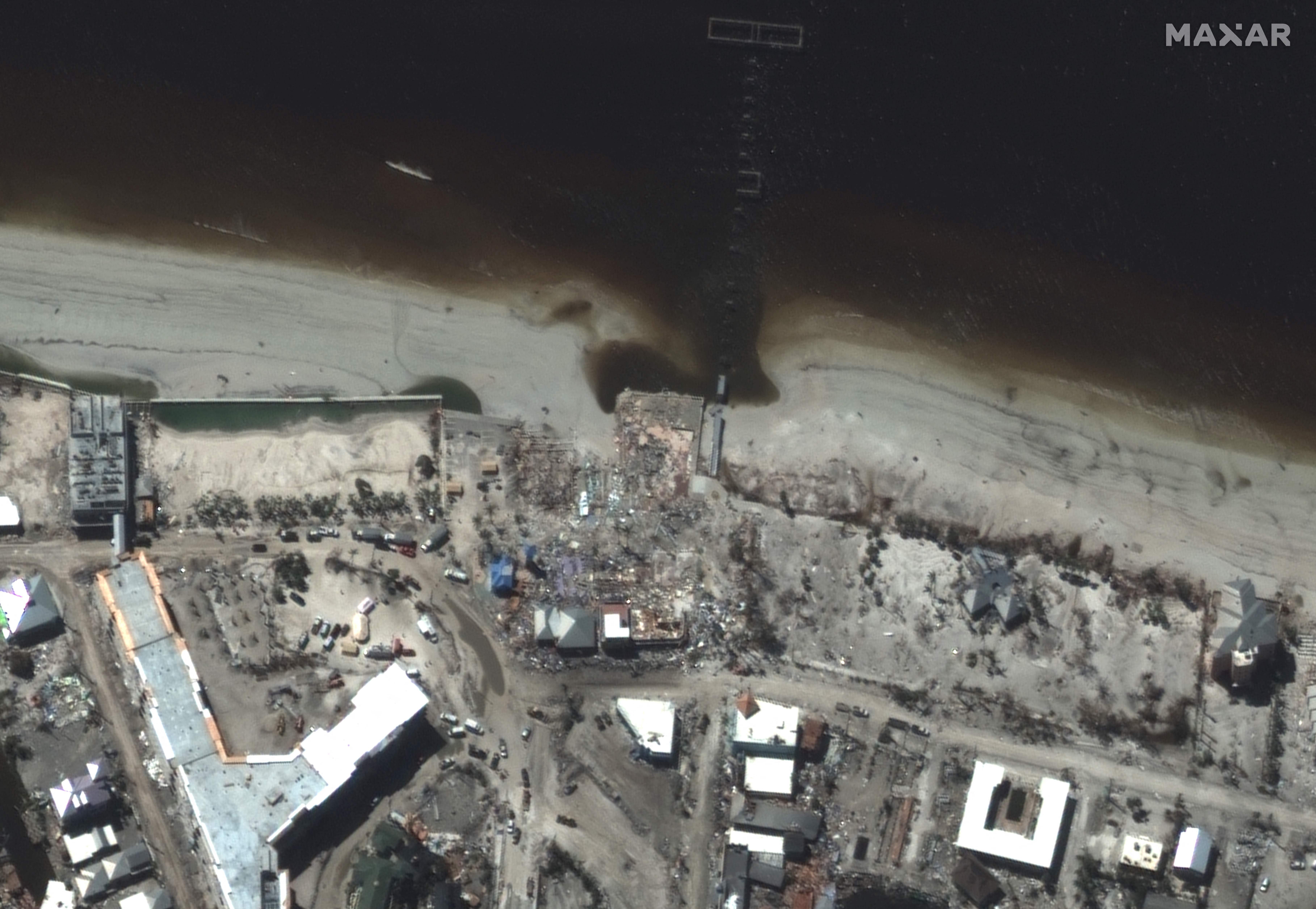 Topan Pasca-Tropis Ian atau badai Ian menghantam Carolina Selatan.