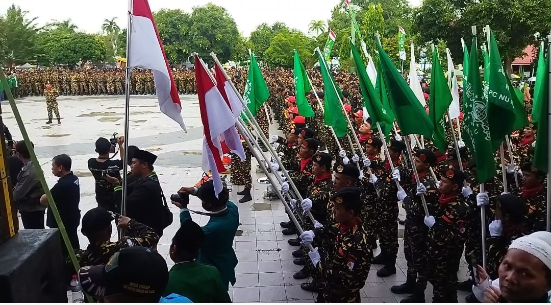  Suasana peringatan Hari Santri di halaman Taman Rakyat Slawi, Kabupaten Tegal, Sabtu petang (22/10)