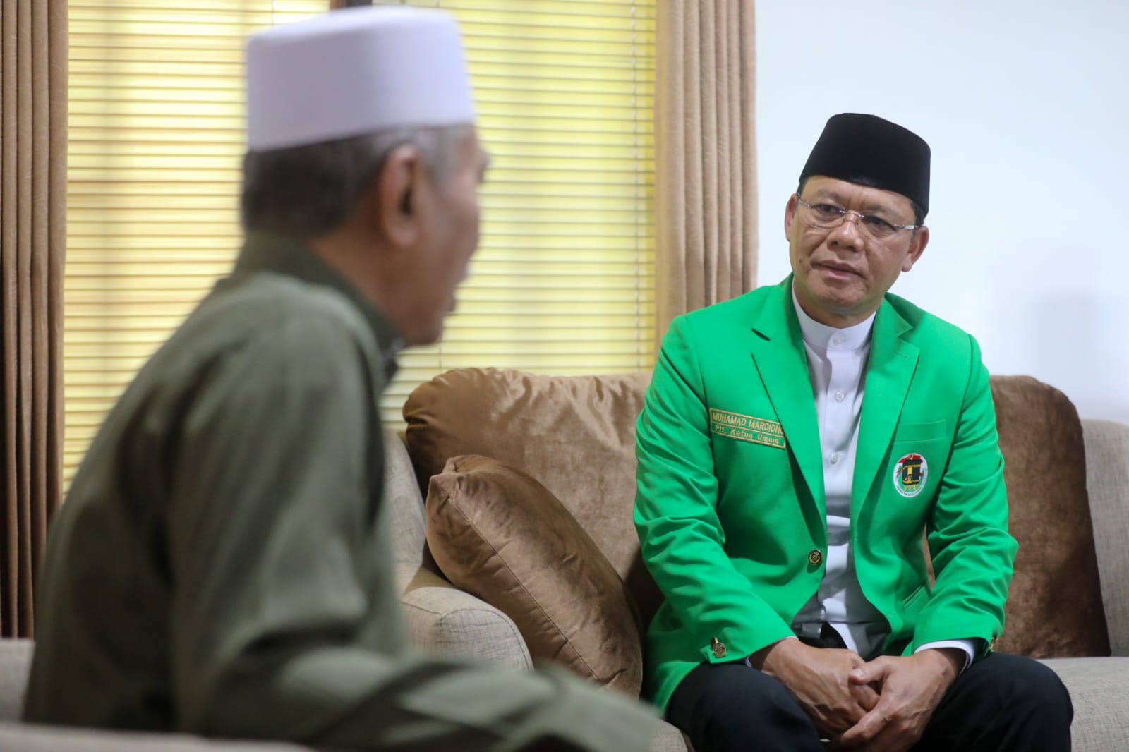 Plt Ketum PPP Muhammad Mardiono sowan ke Tuan Guru KH M Wildan Salman di Martapura, Kabupaten Banjar, Minggu (23/10/2022).