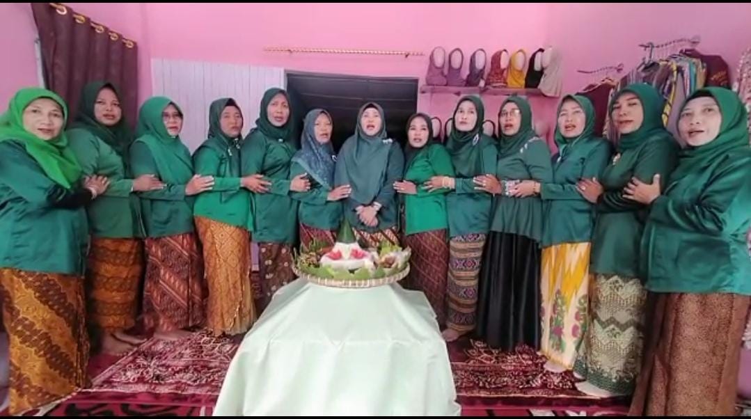 Pujakesuma menggelar doa bersama dan syukuran untuk Indonesia dan HUT Ganjar Pranowo yang bertepatan dengan hari Sumpah Pemuda, Jumat (28/10