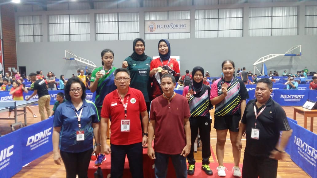 Para pemenang di Kejurnas Tenis Meja 2022 di Manado, Sulawesi Utara.