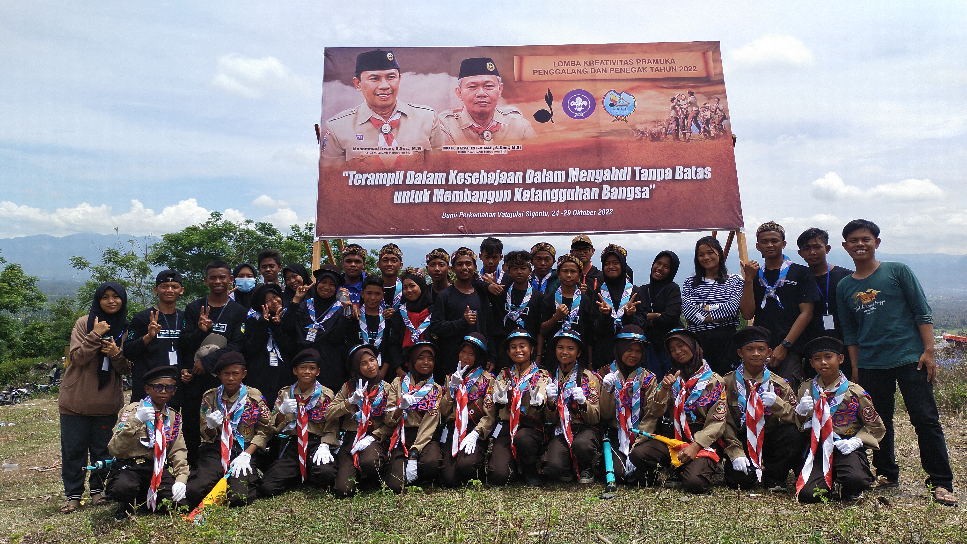  Peserta LKP3 Sekolah Sukma Bangsa Sigi bersama Pembina dan pendamping sekolah.