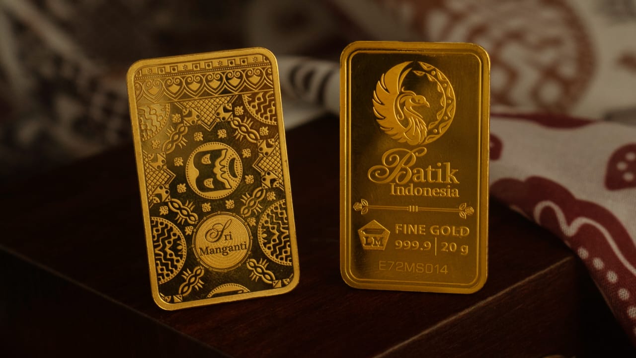 Antam meluncurkan produk perhiasan dan emas batangan Batik Indonesia Seri III, Kamis (27/10).