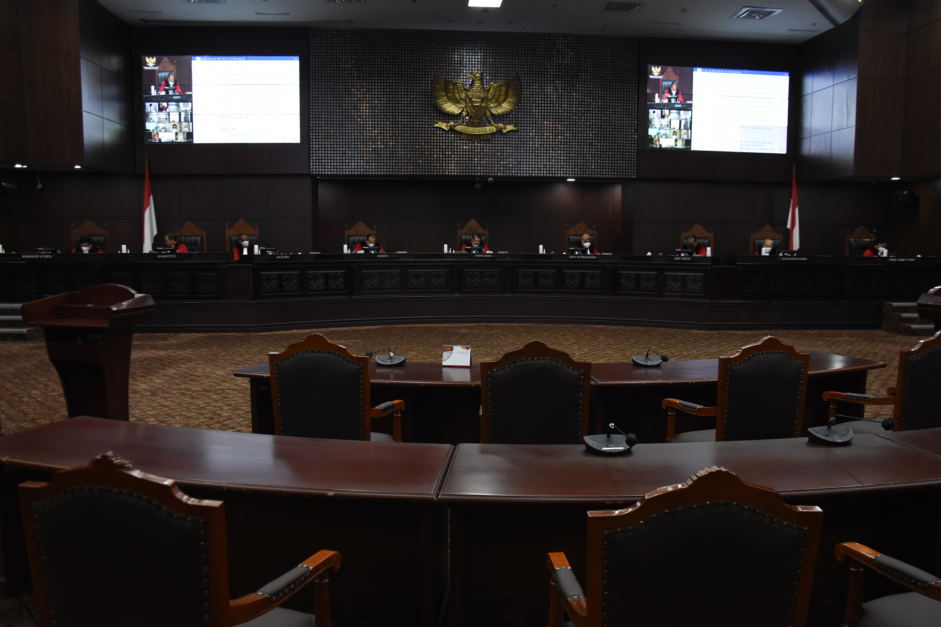 Suasana ruang sidang Mahkamah Konstitusi