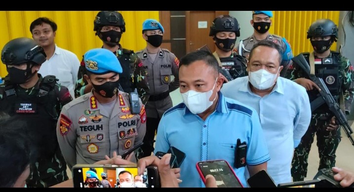 Dirkrimsus Polda Kaltara, Kombes Hendy F Kurniawan (tengah)