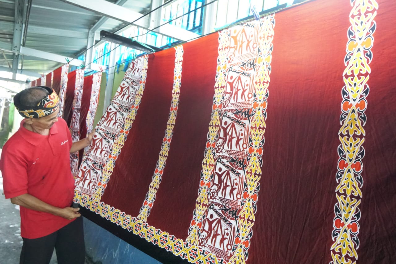 Hasil batik produk Kubestik binaan Pertamina EP Tarakan Field.