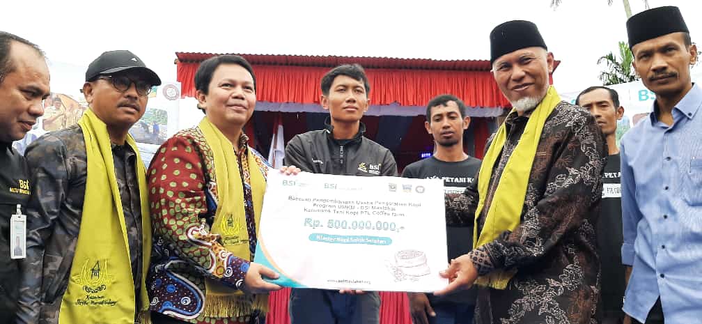 PT Bank Syariah Indonesia Tbk (BSI) dan BSI Maslahat resmi meluncurkan Program UMKM BSI Klaster Kopi Solok Selatan