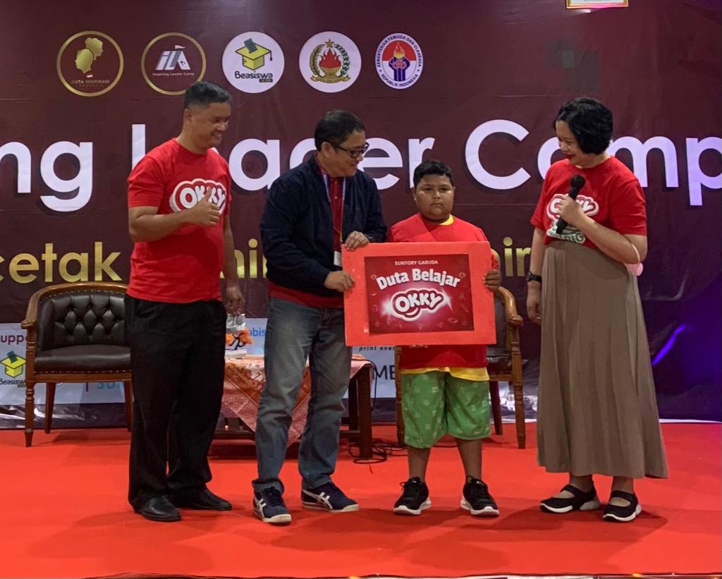 Peringati Hari Sumpah Pemuda 2022. PT Suntory Garuda Beverage (SGB) mencanangkan program Duta Belajar Okky (DBO) di Jakarta, Jumat (28/10).