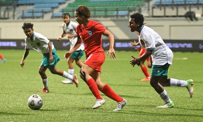 Laga persahabatan antara timnas putri Indonesia dan Singapura.