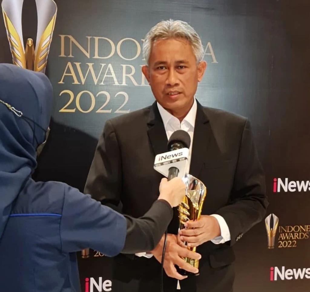 Kepala Biro Pemberitaan Parlemen Setjen DPR RI Indra Pahlevi menerima penghargaan dari Inews dan diwawancarai.