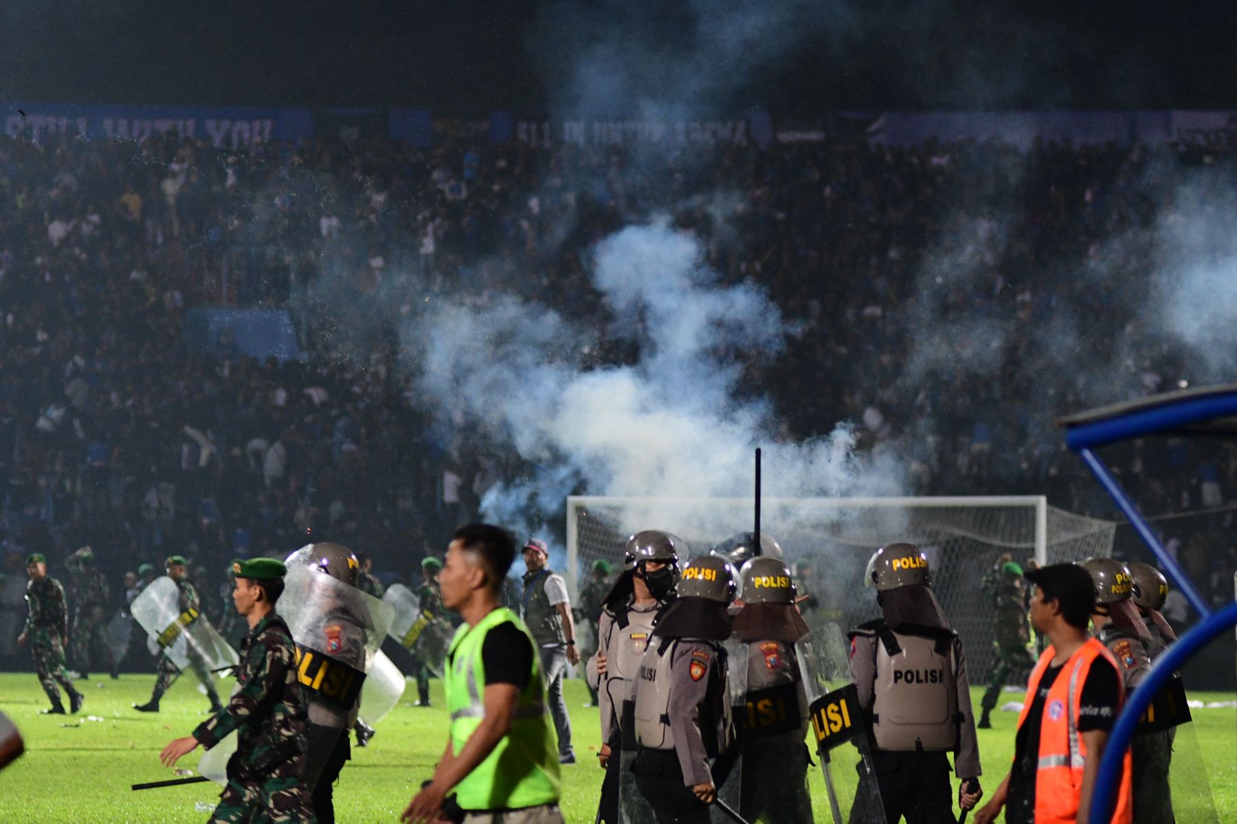 Tragedi Stadion Kanjuruhan.