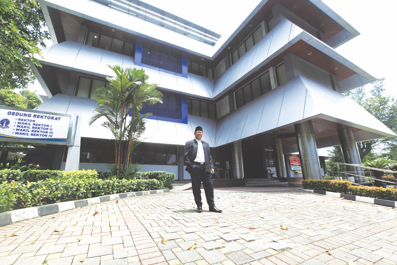 Rektor Universitas Terbuka (UT) Ojat Darojat. 