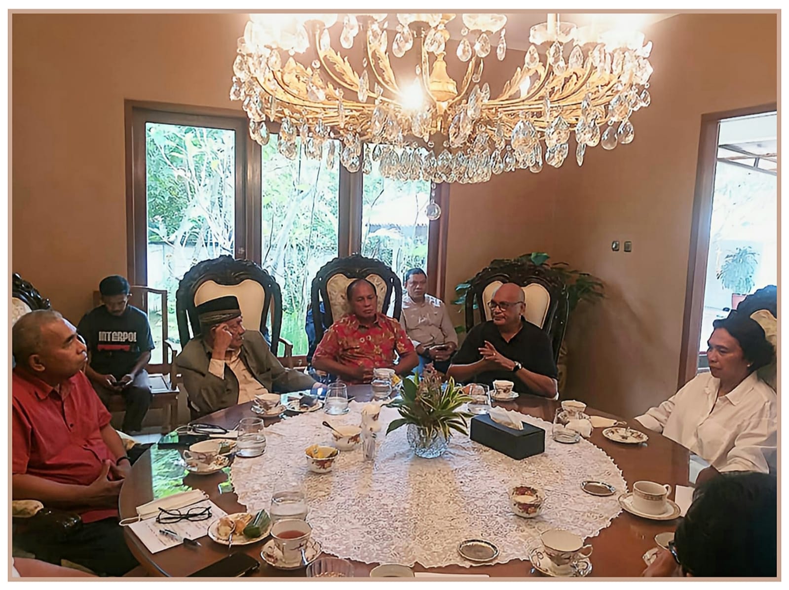 Pertemuan para tokoh Maluku.