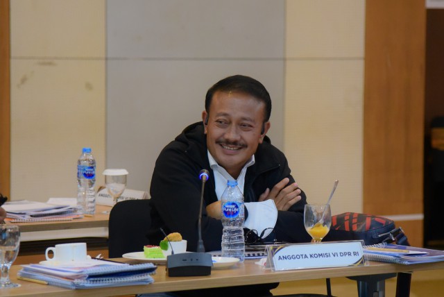 Anggota Komisi VI DPR RI Gde Sumarjaya Linggih saat mengikuti Kunjungan Kerja Reses di Pontianak, Kalimantan Barat pada Kamis (27/10.