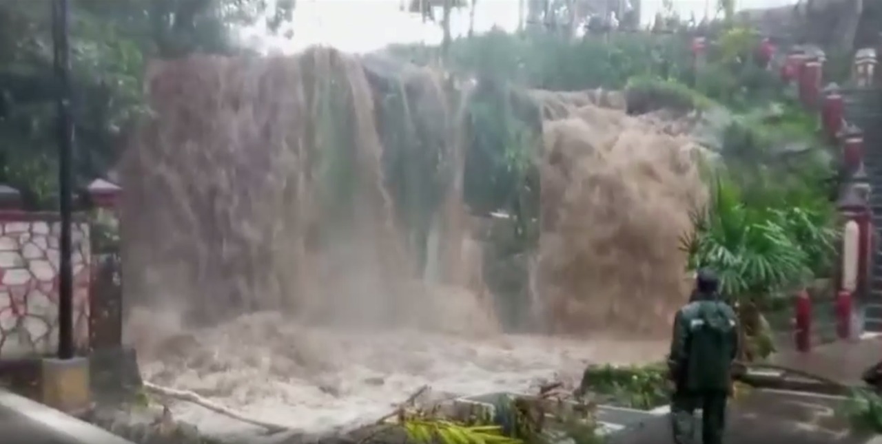 Aktivitas Pertambangan Sebabkan Banjir Bandang di Lombok Timur.