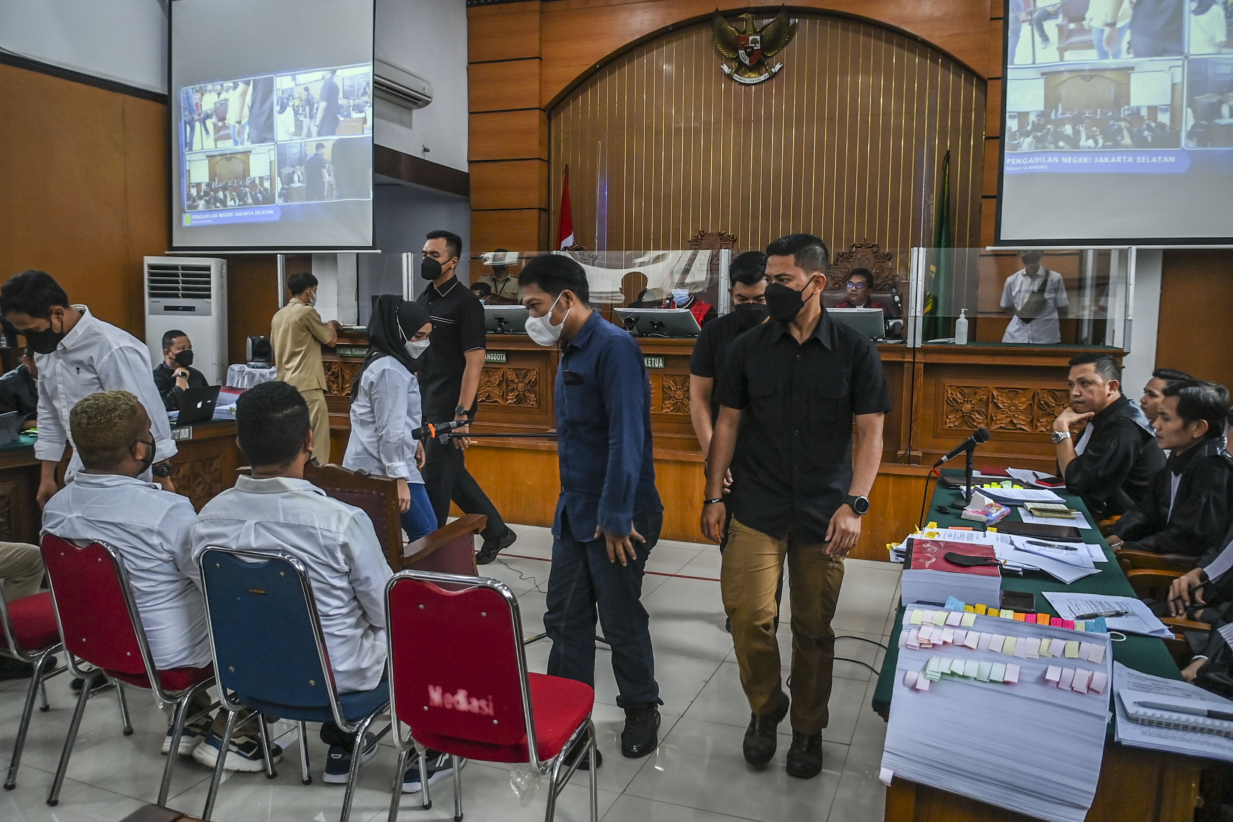 Sejumlah saksi yang hadir dalam sidang lanjutan kasus pembunuhan Brigadir J dengan terdakwa Bharada Eliezer di PN Jaksel, Senin (31/10).