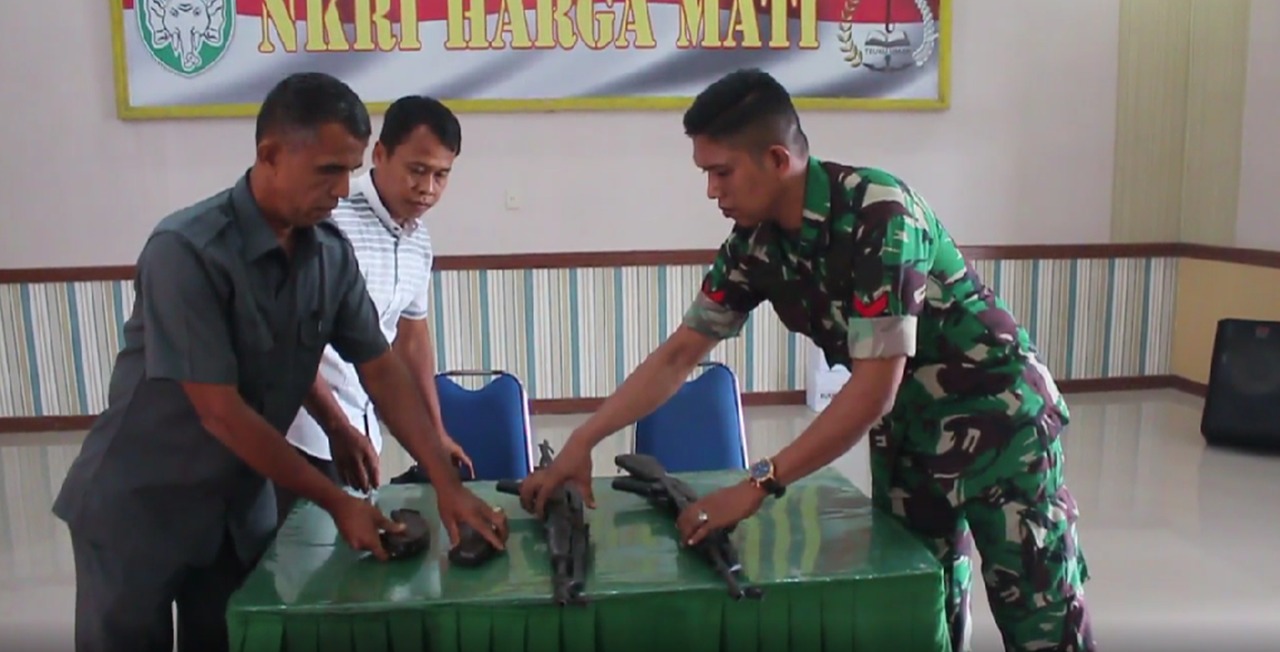 Eks GAM Serahkan Senjata Sisa Konflik