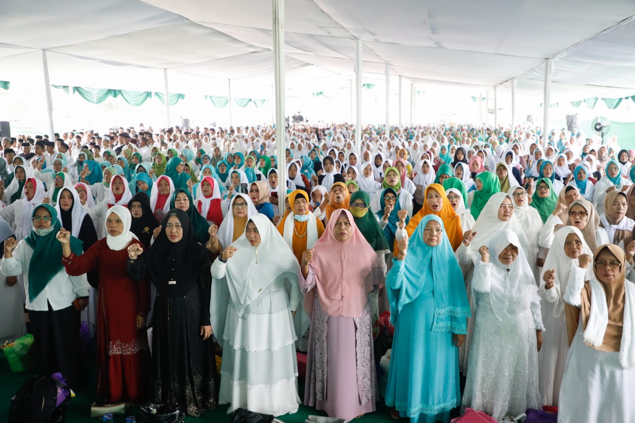 Hisnu Jawa Barat menggelar Istigosah, Bersholawat dan Doa Untuk Negeri di Lapang Dadaha, Kota Tasikmalaya pada Jumat (28/10/2022)