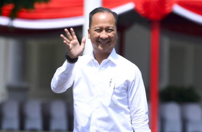 Menteri Perindustrian Agus Gumiwang Kartasasmita.