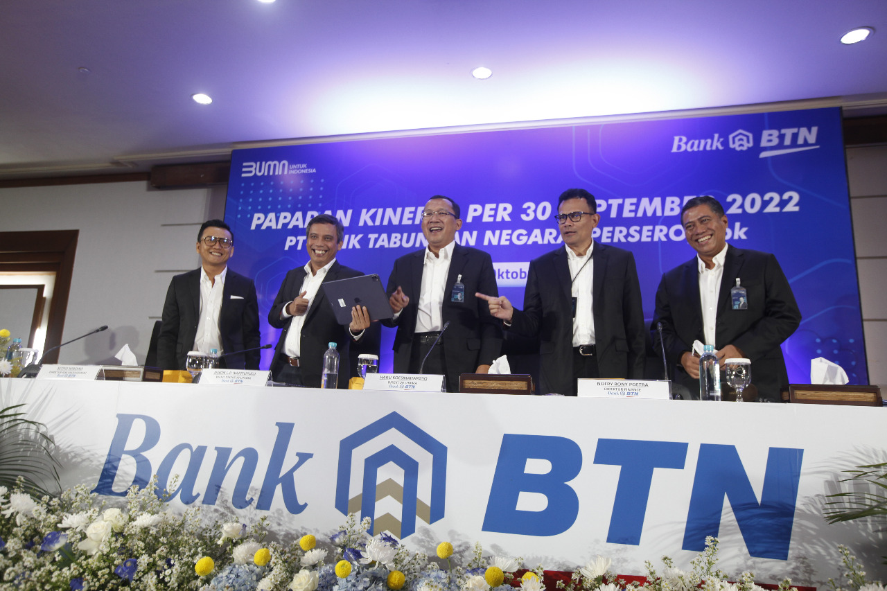Jajaran direksi BTN usai public expose kinerja BTN kuartal III 2022