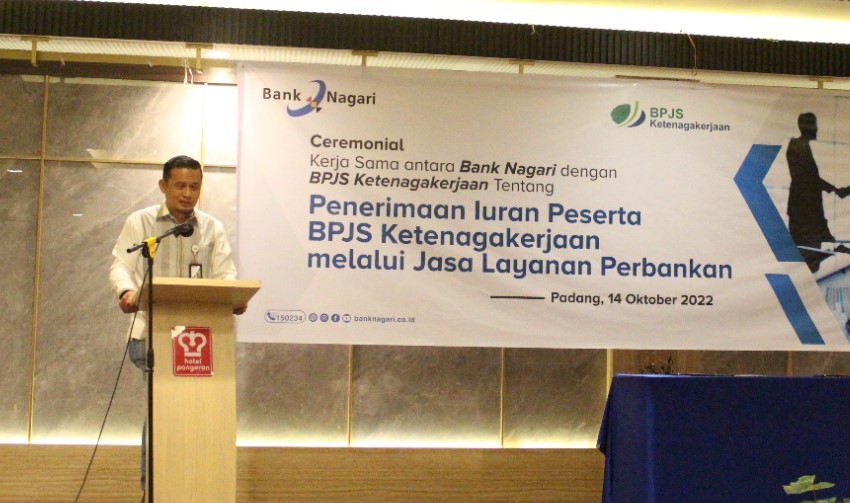    Seremonial kerja sama antara Bank Nagati dan BPJS Ketenagakerjaan  di Padang, Sumber, Jumat (14/10).