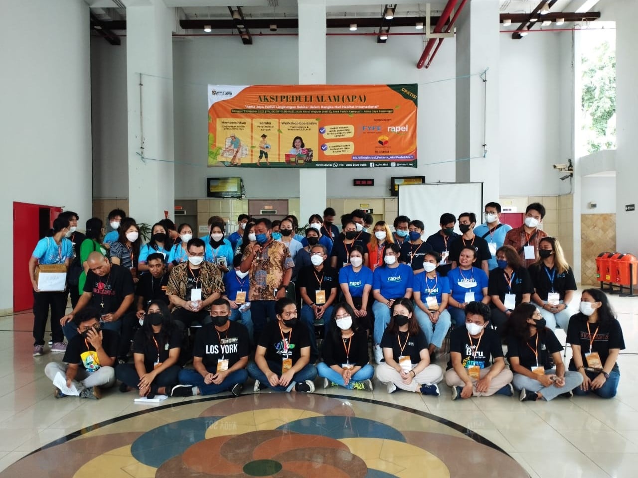 Sekitar 120 orang terlibat dalam hal mempersiapkan, menghadiri, dan mengikuti APA, Senin (4/10). 