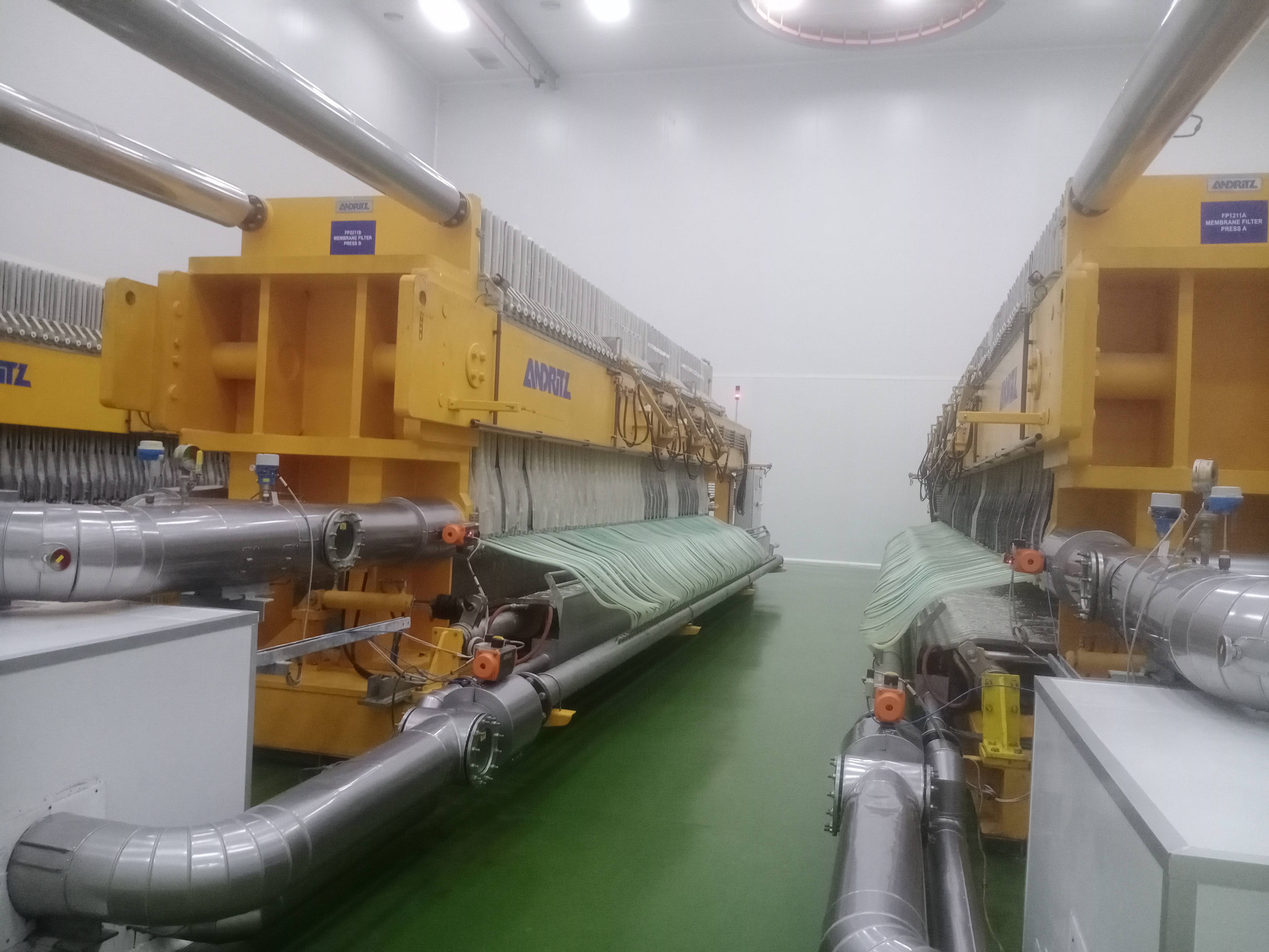 Bagian dalam pabrik pengolahan minyak goreng Wilmar di KIT Wilmar, Cilegon, Banten.