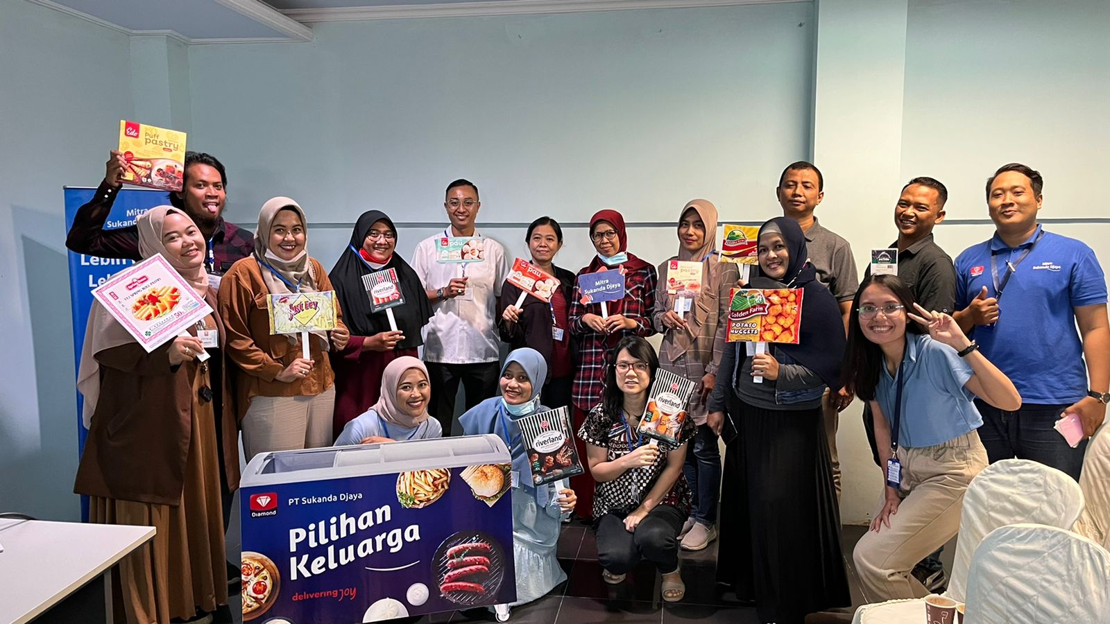 Pandemi membuat warga berupaya mandiri dengan menjalankan usaha dari rumah, karena sulitnya lapangan kerja.