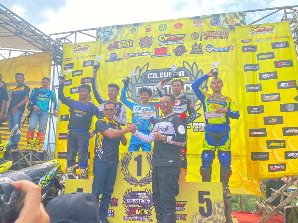 Kejuaraan motor cross yang digelar di Sirkuit Jaro Ade (JA) Racing Team, Kabuaten Bogor, Jawa Barat.