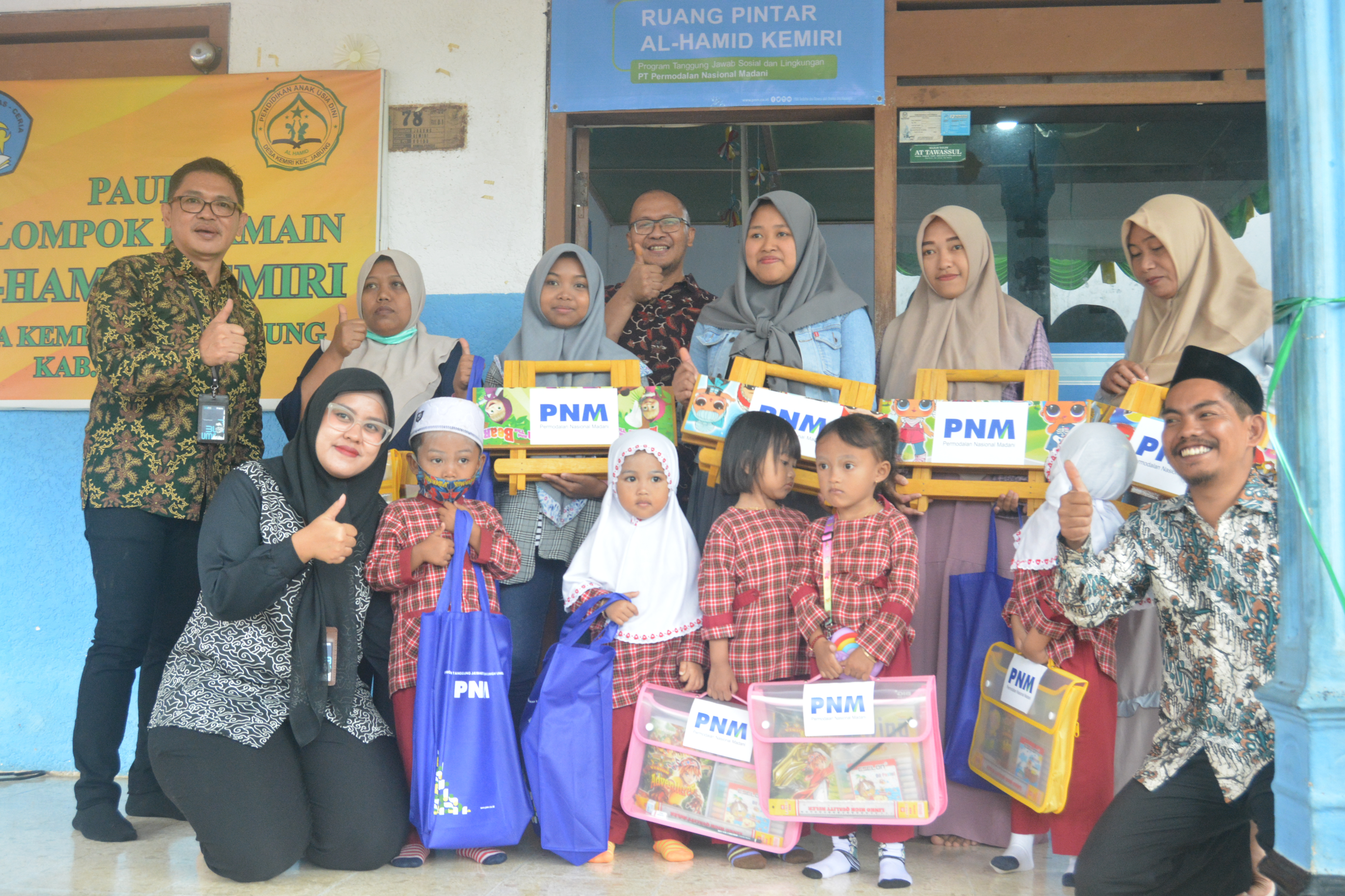 PT PNM memberikan bantuan berupa pembangunan Ruang Pintar PAUD Kelompok Bermain Al Hamid di Kabupaten Malang, Jatim. 