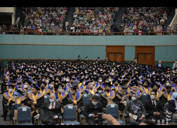Universitas Budi Luhur menggelar wisuda di Jakarta Convention Center, Kamis (14/10).